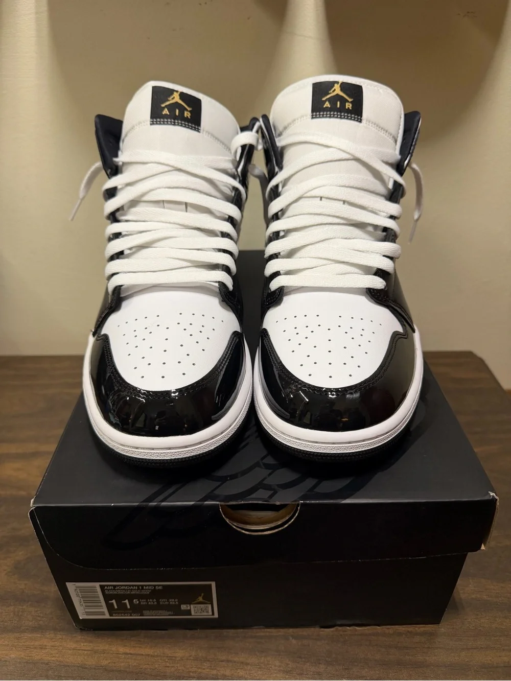 Jordan classic mid
